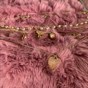 3 very cute necklaces !!